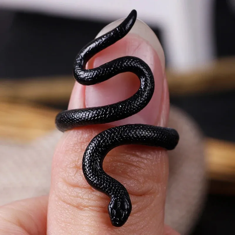 Anime Rings for Men Women Punk Goth Snake Ring Exaggerated Black Plated Gothic Adjustable Party Gift Jewelry Mujer Bijoux