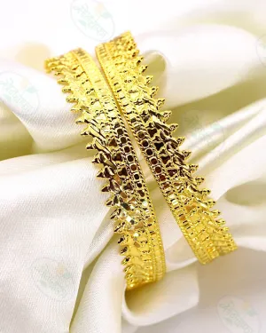 CHIC & TRENDY GOLDEN BANGLES