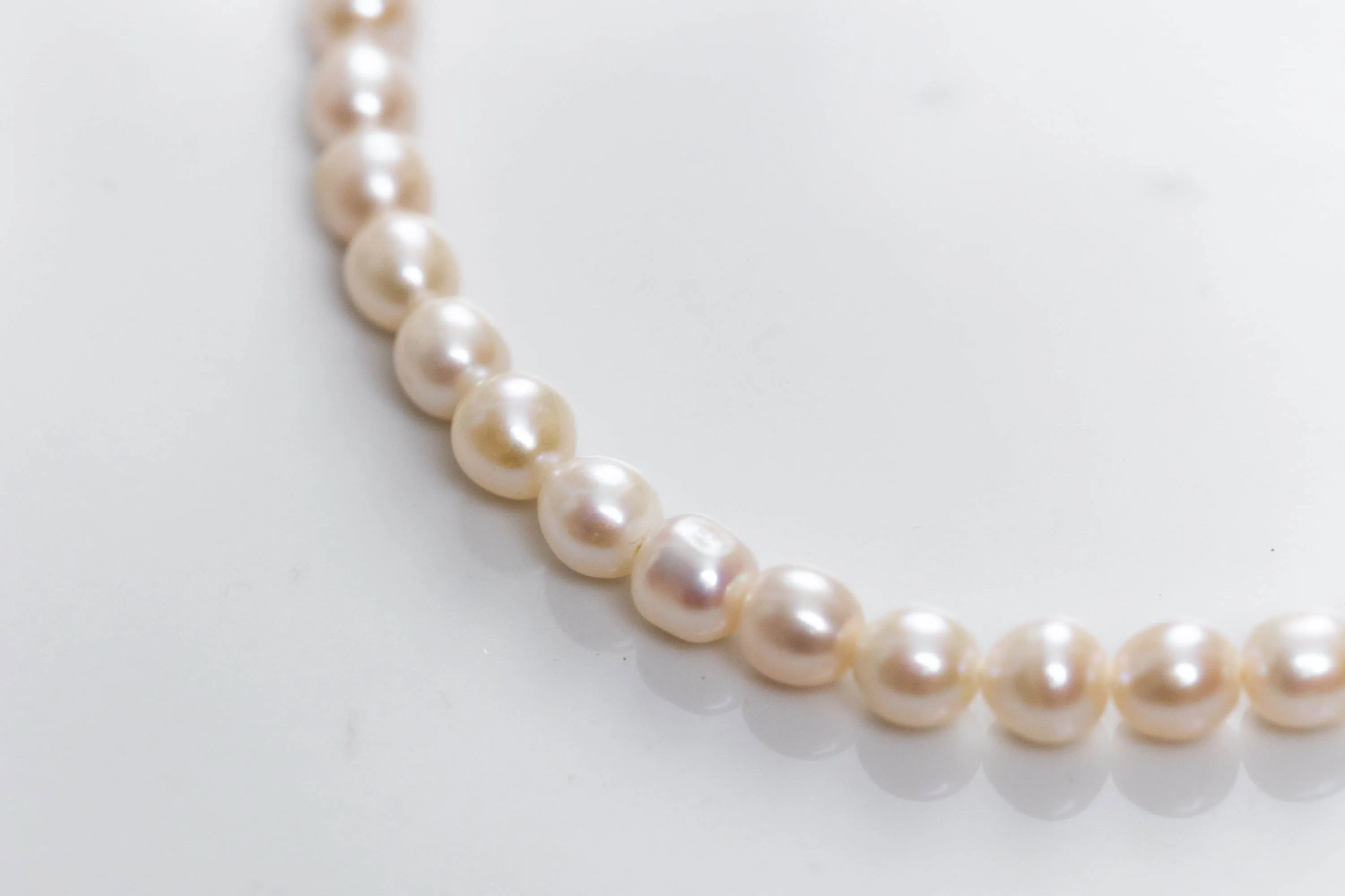 Fresh water pearls (5mm)