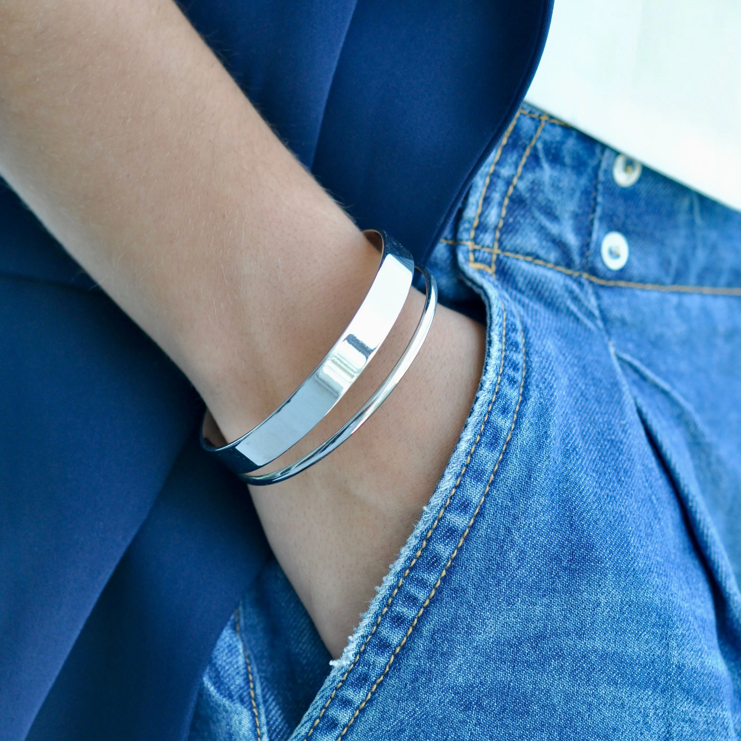 JAYDEN  Clam Bangle Bracelet