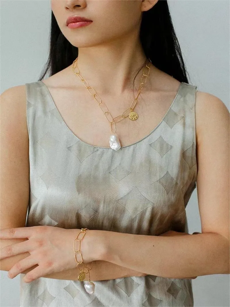 Metal Thick Chain Baroque Pearl Pendant Necklace