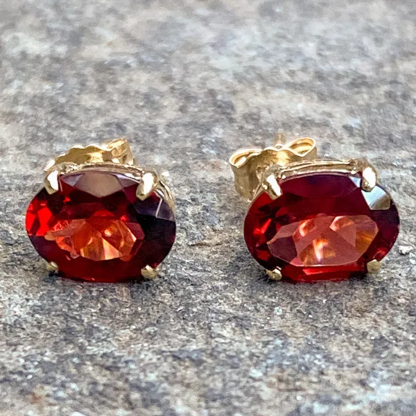 Oval Garnet Stud Earrings, 6x8mm.