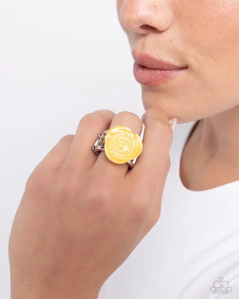 Paparazzi Ring ~ Top-SHELL Shine - Yellow